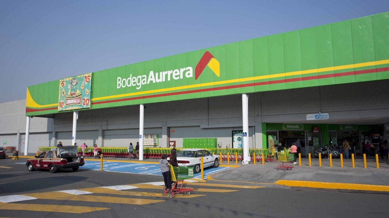 How to filter target users on Twitter by keywords, region, and gender?